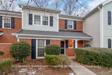 Main picture of 9451 Kings Falls Dr