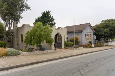 Main picture of 610 Forest Ave