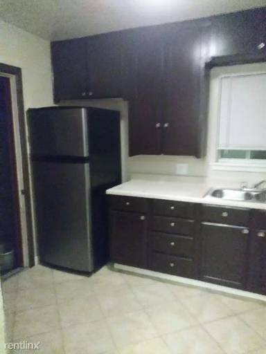 Main picture of 2716 Vogt St
