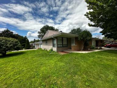 Main picture of 490 Saint Bernard Dr