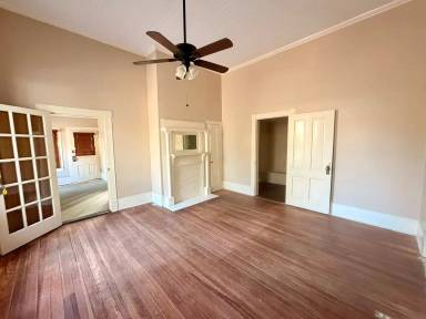 Main picture of 227 S Zetterower Ave