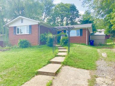 Main picture of 5017 Aspen Hill Rd