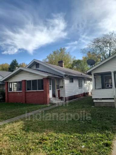 Main picture of 1451 W 34th St
