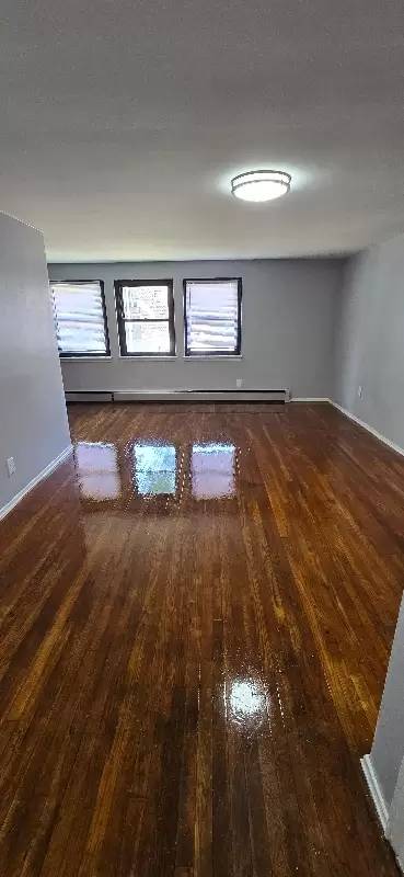 Main picture of 5 Rhode Island Ave