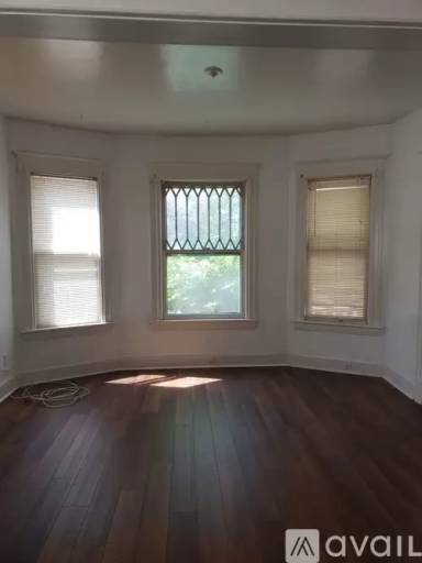Main picture of 76 Elm St