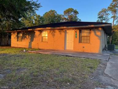 Main picture of 66 Holly Cir