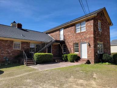 Main picture of 842 Northside Dr E