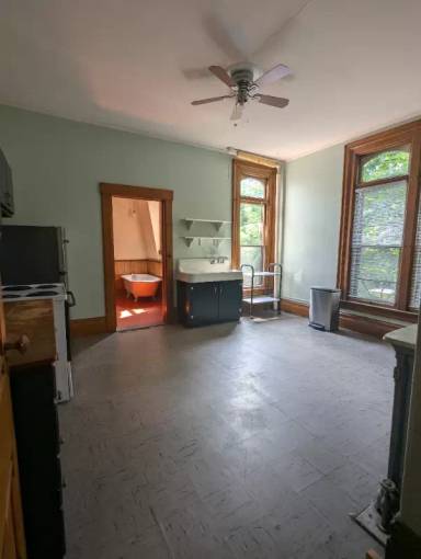 Main picture of 171 Main St