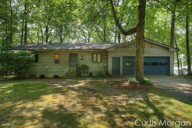 Main picture of 23149 Lakeview Ln