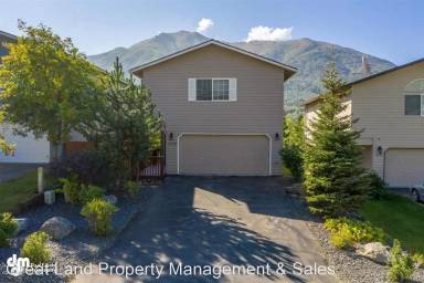 Main picture of 19724 Highland Ridge Dr