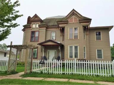 Main picture of 424 W 5th St