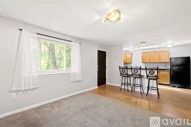 Main picture of 97 Center St
