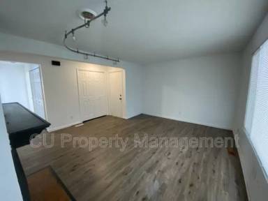 Main picture of 911 Laura Dr