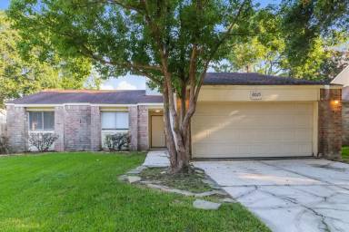 Main picture of 4015 Adonis Dr
