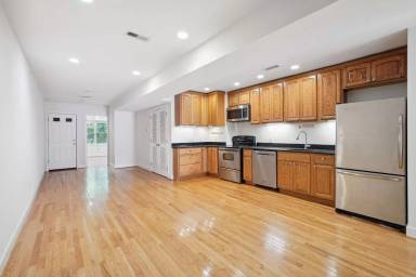 Main picture of 1134 6th St NE