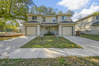 Main picture of 105 SE 4th St