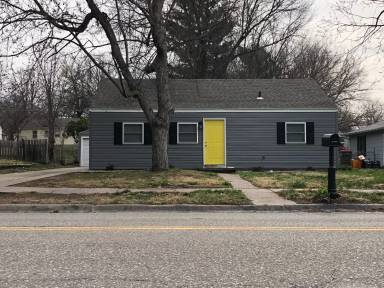 Main picture of 1830 S Cotner Blvd