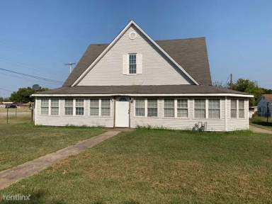 Main picture of 321 S 4th St