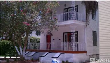 Main picture of 6 Fontainebleau Dr