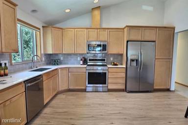 Main picture of 13534 Meridian Ave N