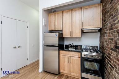 Main picture of 206 E 25th St