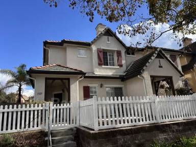 Main picture of 1325 Little Lake St
