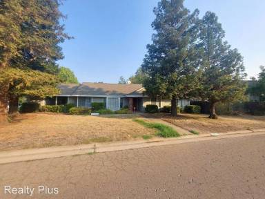 Main picture of 3145 Cairns Pl