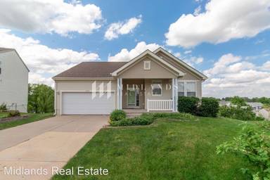 Main picture of 13704 S 28th Cir