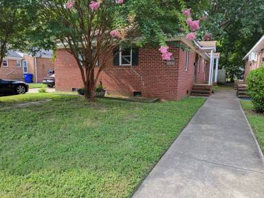 Main picture of 1329 E Balview Ave