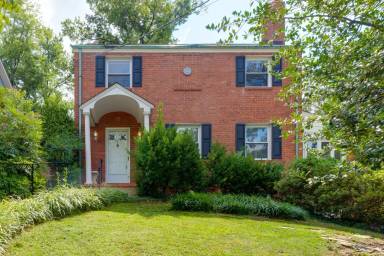 Main picture of 2717 S June St