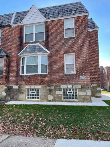 Main picture of 8006 Rodney St