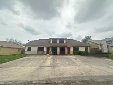 Main picture of 7550 Oak Chase