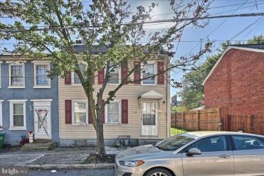 Main picture of 124 E North St