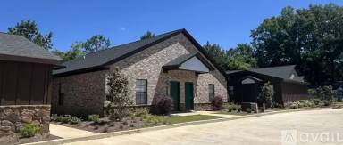 Main picture of 1022 S Veterans Memorial Blvd
