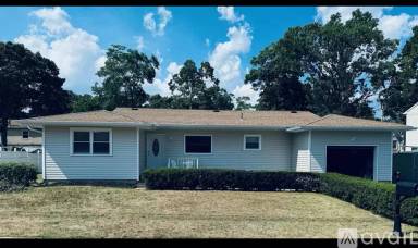 Main picture of 1952 Ravenwood Dr
