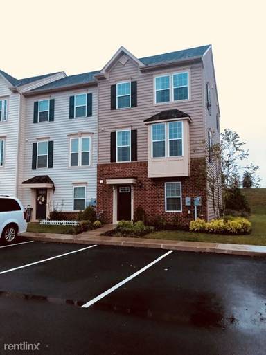 Main picture of 7890 Erinvale Ln