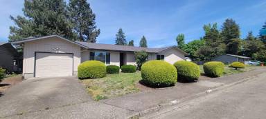 Main picture of 755 SE Naomi Way