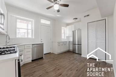 Main picture of 2949 W Cullom Ave