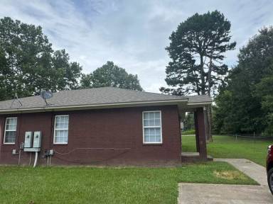 Main picture of 122 W Nipper St