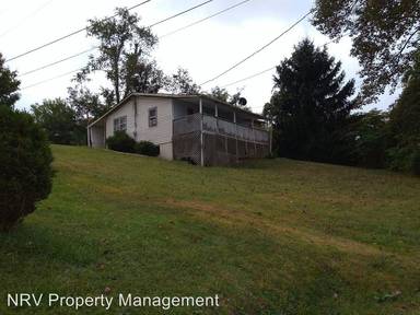Main picture of 1095 Depot St NE