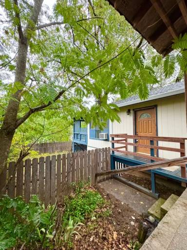 Main picture of 19811 Oak Knoll Dr