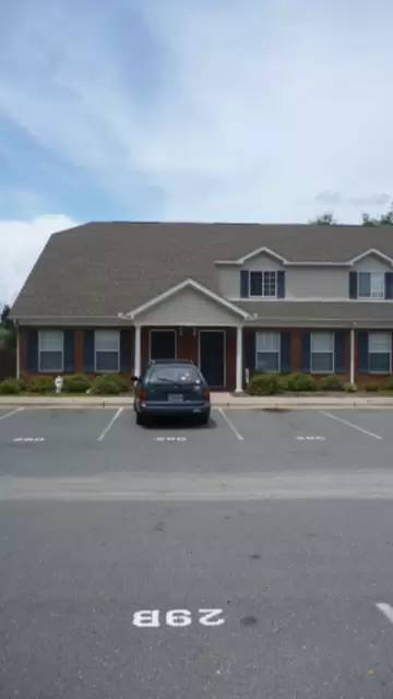 Main picture of 28 Guinevere Ln