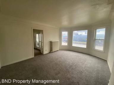 Main picture of 944 E 4th St