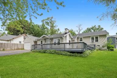 Main picture of 23951 N Lakeside Dr