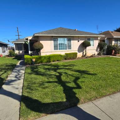 Main picture of 13614 S San Pedro St