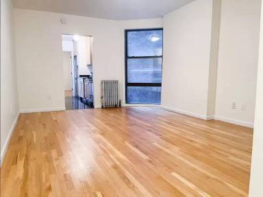 Main picture of 152 E 84th St