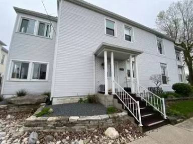 Main picture of 404 Sycamore St