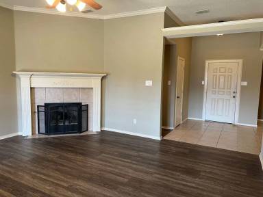 Main picture of 5027 Itasca St