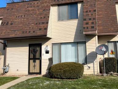 Main picture of 322 E 60th Ct