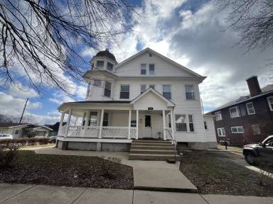 Main picture of 489 E Harrison St